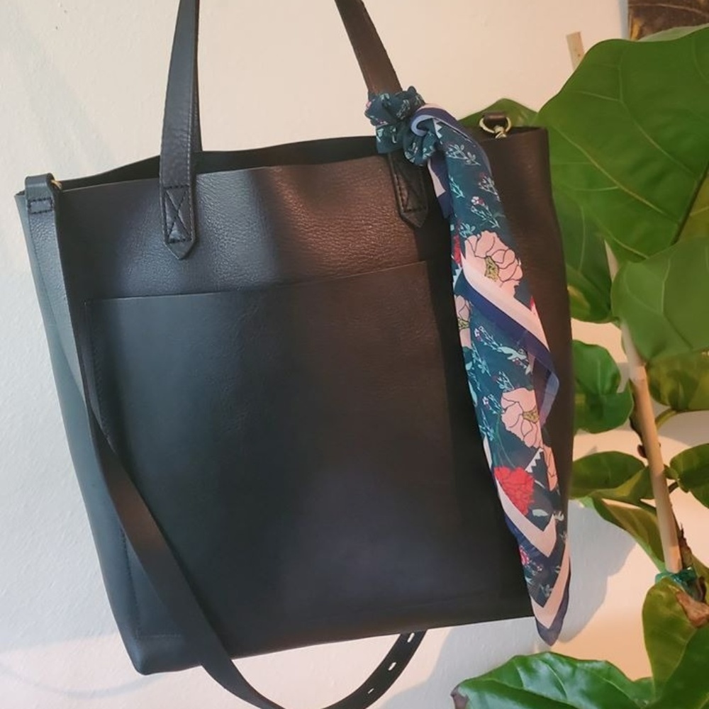 Madewell Medium Transport Tote (Black), Leather